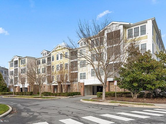2nd image of 31568 Winterberry Pkwy Unit 310
