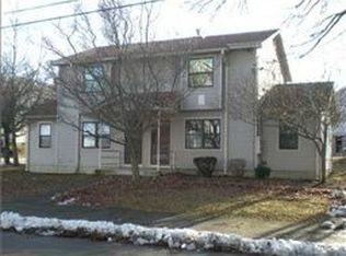 98 Jeffers St, Woonsocket, RI 02895