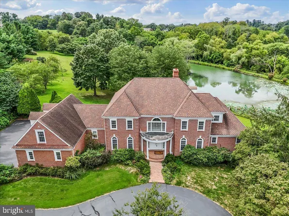 1015 Lambourne Rd, West Chester, PA 19382