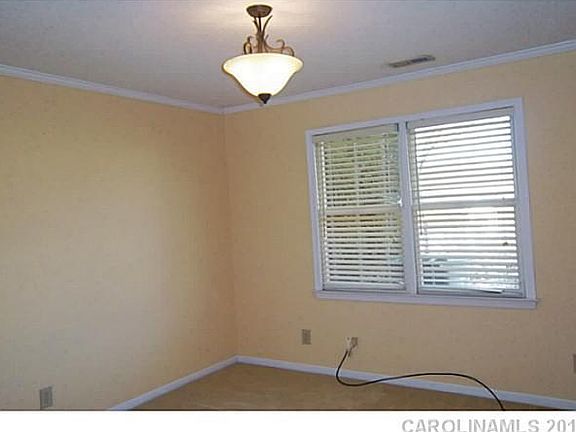 5th image of 401 Hidden Creek Cir #401