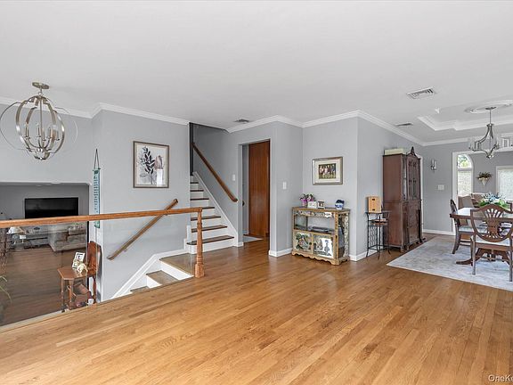 2nd image of 340 Woodbridge Lane