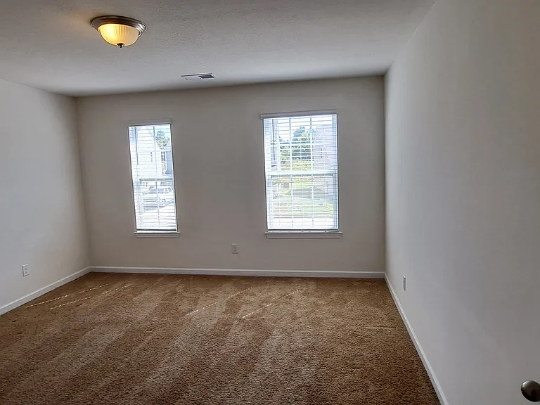 1527 Sergeant Ln — Photo 28