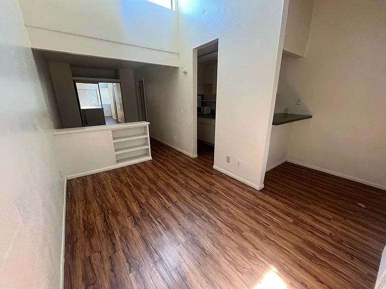 Baywood Apartments — Photo 8
