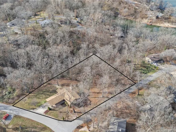 13 Swanage Dr, Bella Vista, AR 72715