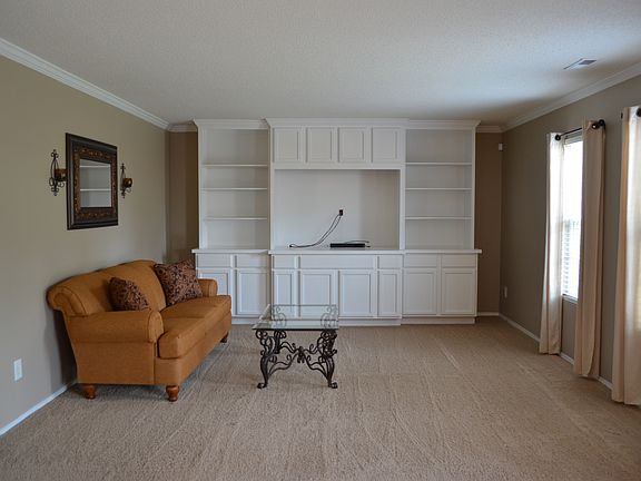 Family Rm w/ great sunlight