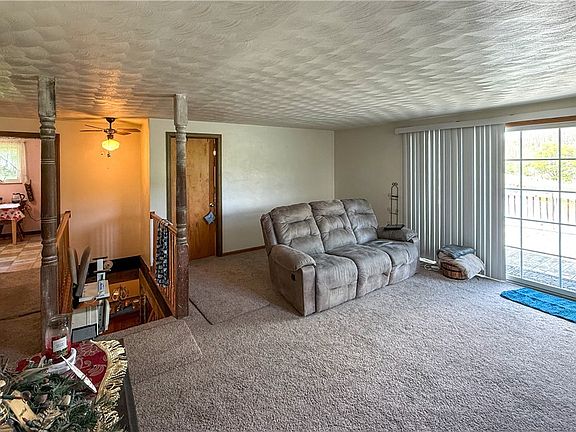 3rd image of 401 Beefalo Rd