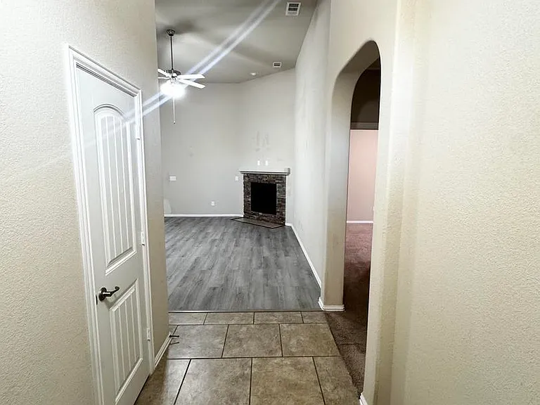 6608 Vanguard Rd — Photo 2