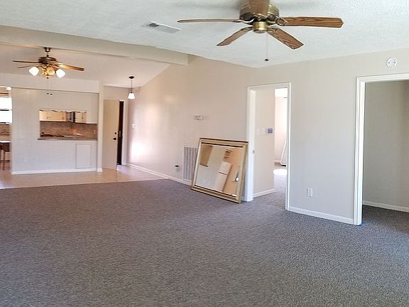 5th image of 604 Bellaire Cir