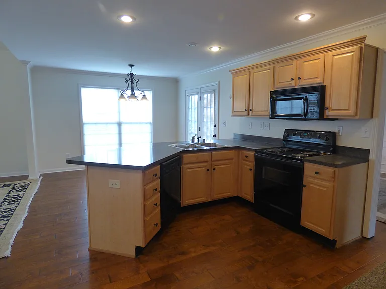 2205 Barrington Ln — Photo 14
