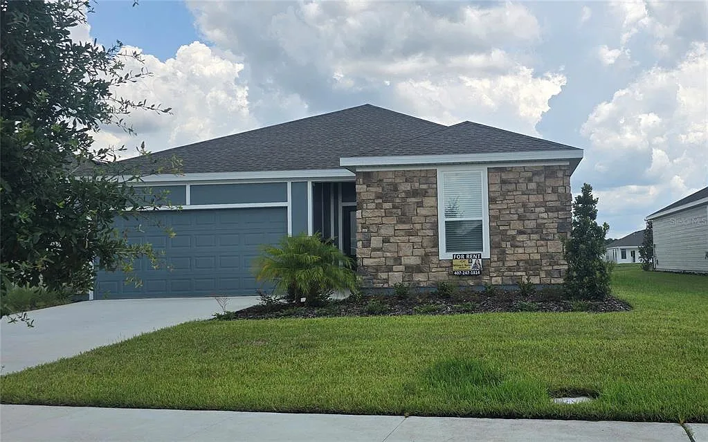 3 bed, 2.0 bath, 1580 sqft, $2,100 — Photo 3