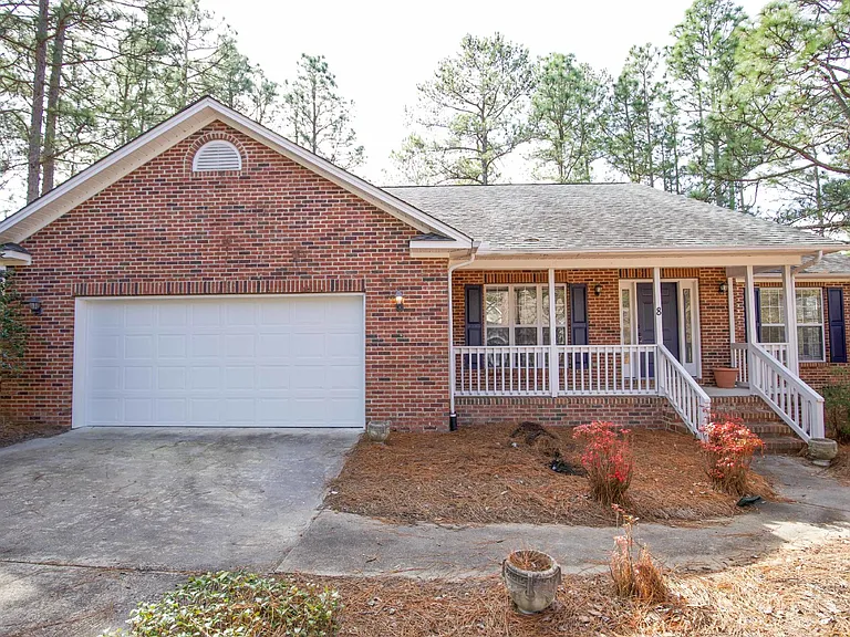 8 Moore Dr — Photo 2