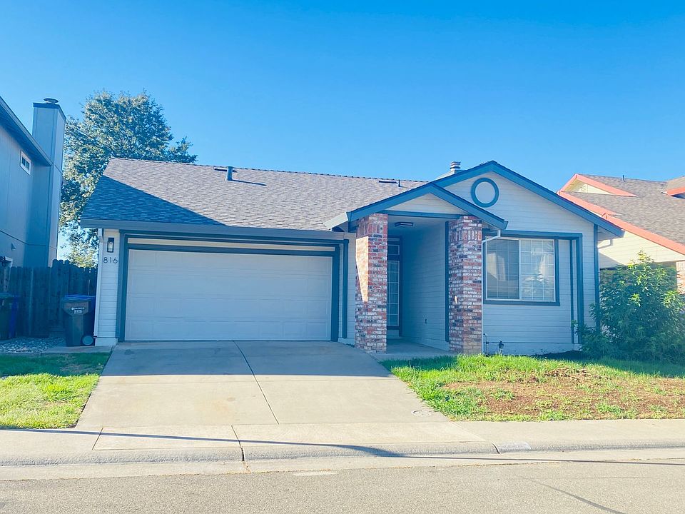 1st image of 816 Lyonia Dr