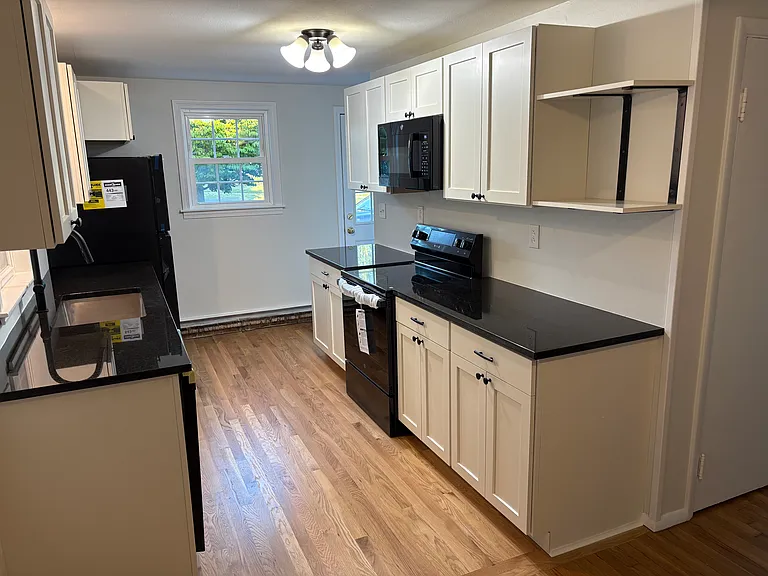 50 Roosevelt Blvd — Photo 4