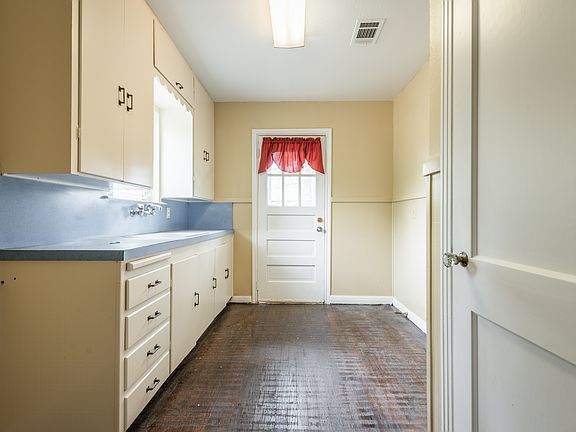 4th image of 3429 Edith Ln