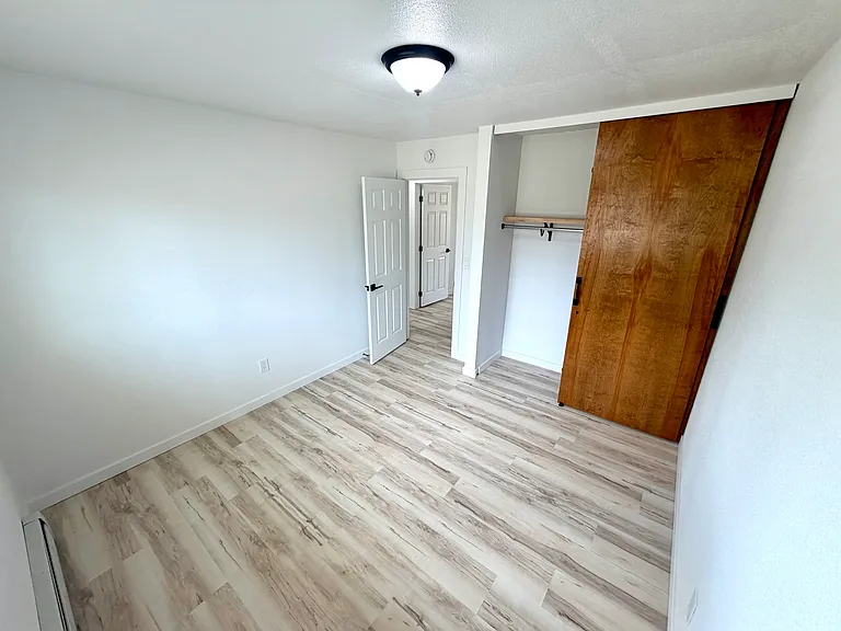 131 S Henrich St — Photo 14