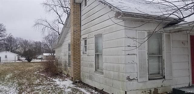 2nd image of 912 S Chestnut St