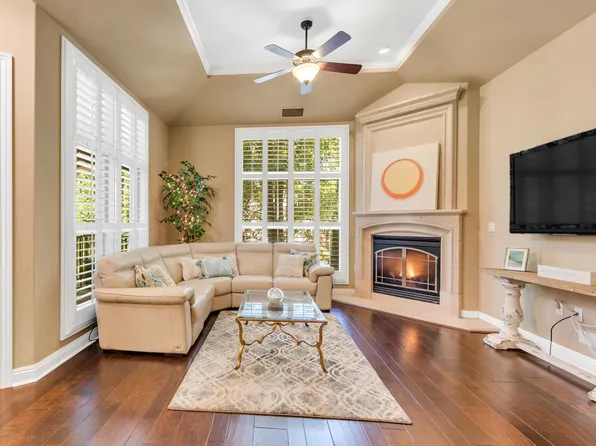 2430 Pavilions Place Ln Unit 303, Sacramento, CA 95825
