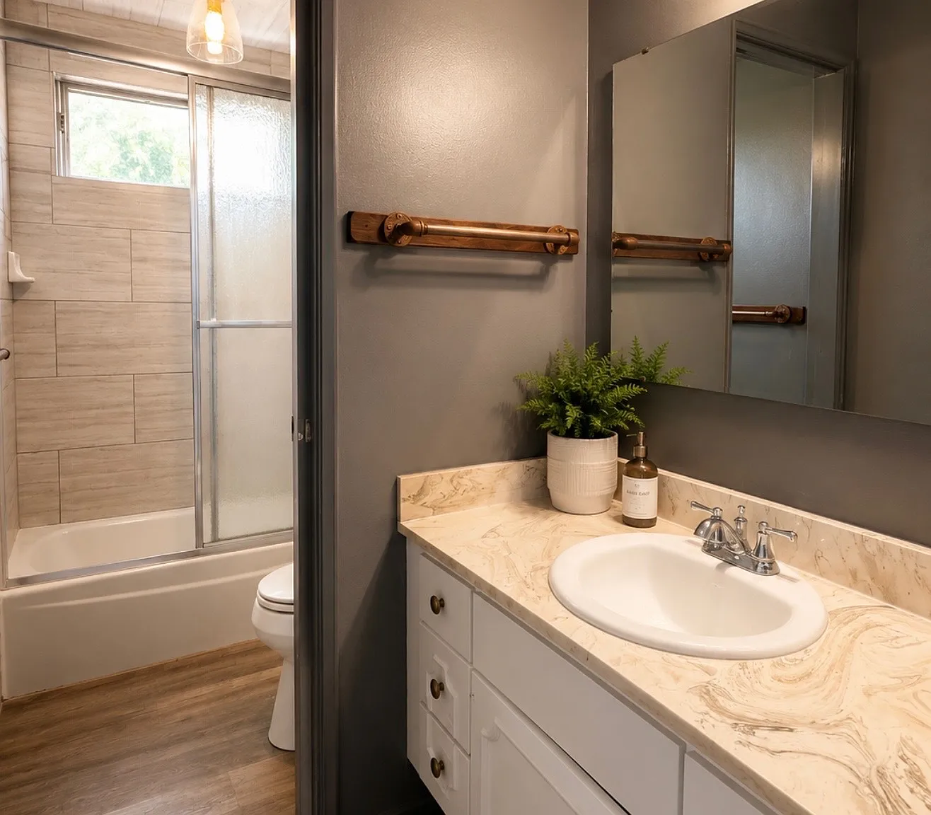 W Glenoaks Ave, Anaheim — Photo 4