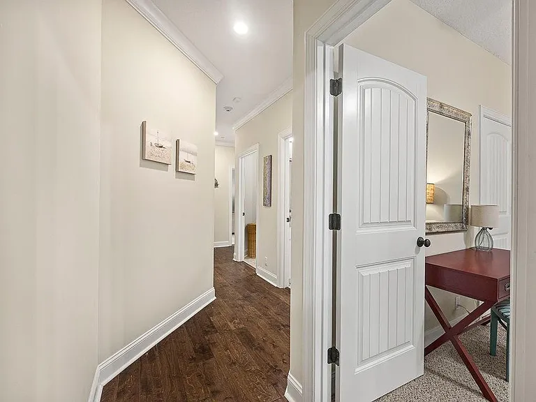 802 Reserve Ln — Photo 31