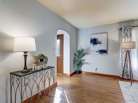 2nd image of 1538 Forest Hill Ave