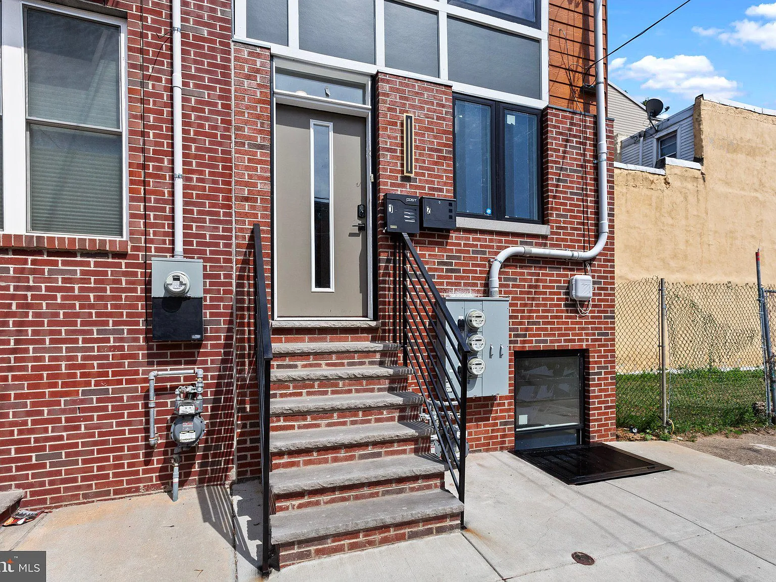 2 bed, 1.0 bath, 950 sqft, $1,650 — Photo 3