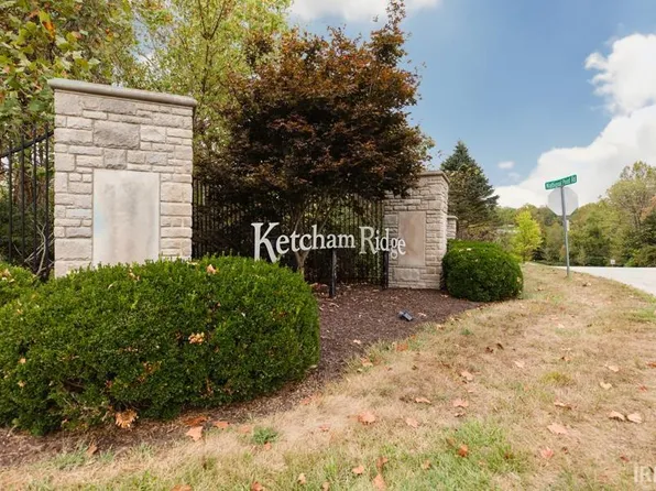 2110 W Dark Hollow Rd, Bloomington, IN 47403