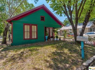 201 S Cedar St, Luling, TX 78648