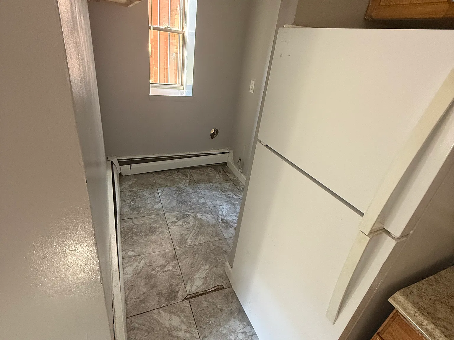 3 bed, 1000 sqft, $1,650 — Photo 3