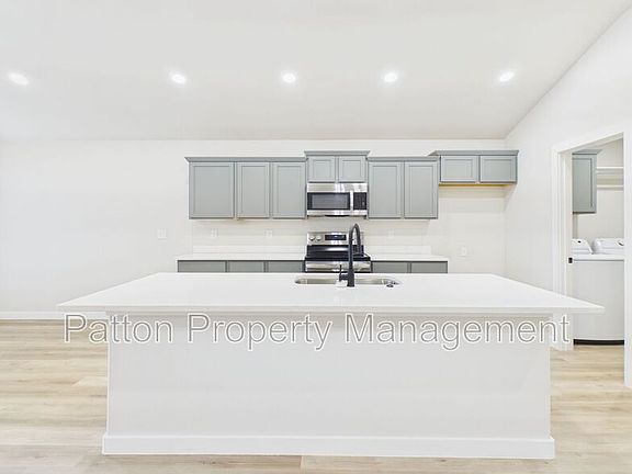 5th image of 3102 Swenson St
