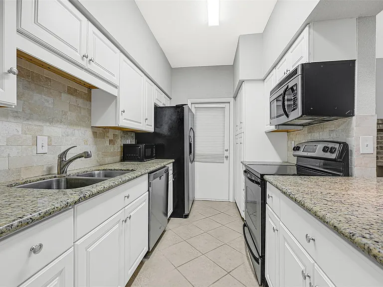 2425 Augusta Dr #29 — Photo 10