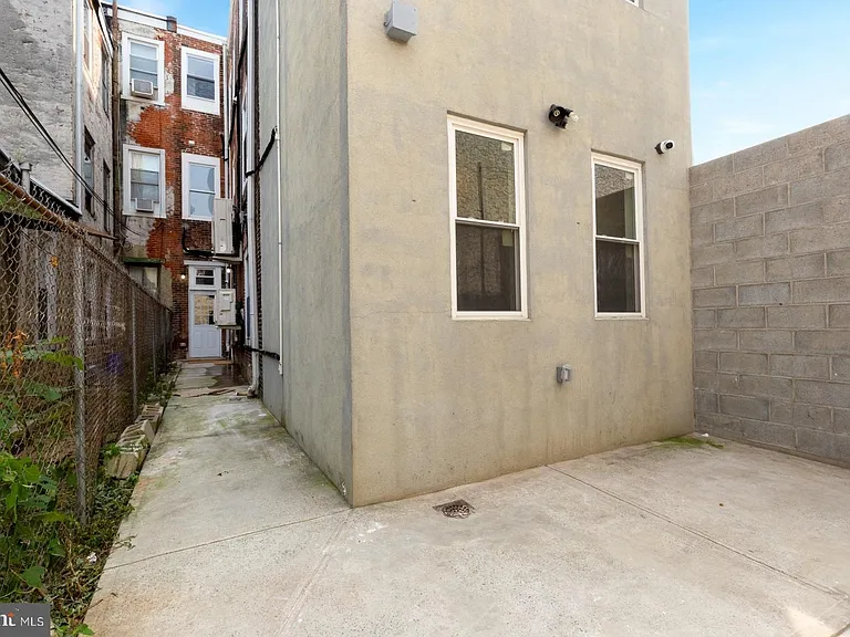 624 N 35th St #1 — Photo 14