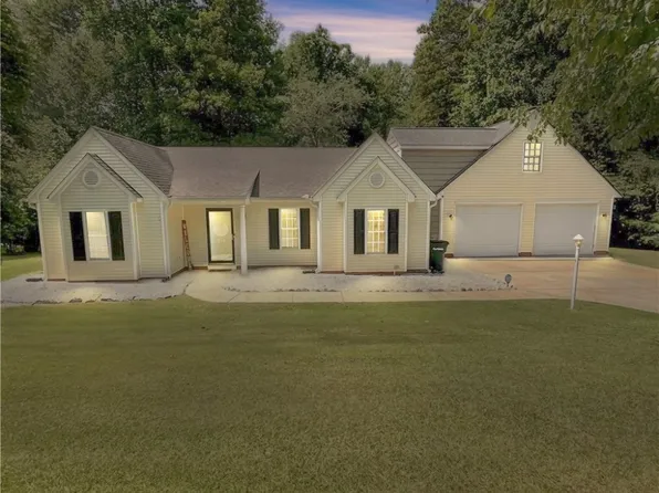 322 Arphenia Dr, West Union, SC 29696