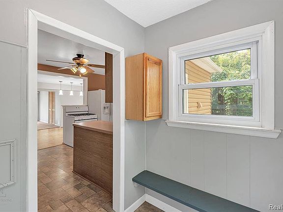 5th image of 13310 Parkway Blvd