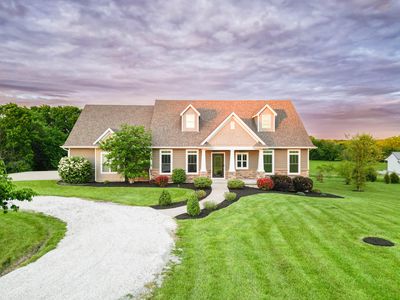 10957 E Bowling Ln, Columbia, MO, 65201