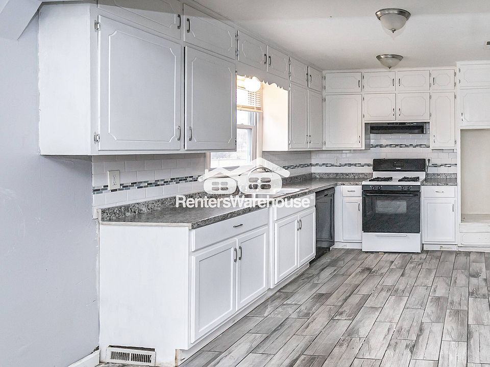 1st image of 10741 Cambridge Ave
