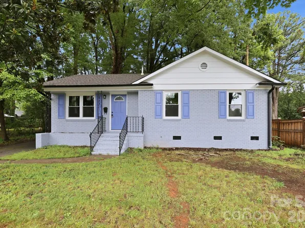 835 Ranch Rd, Charlotte, NC 28208