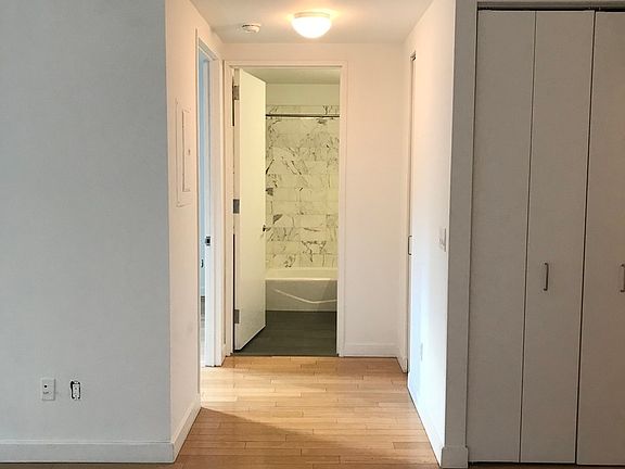 4th image of 9 W 31st St APT 5D