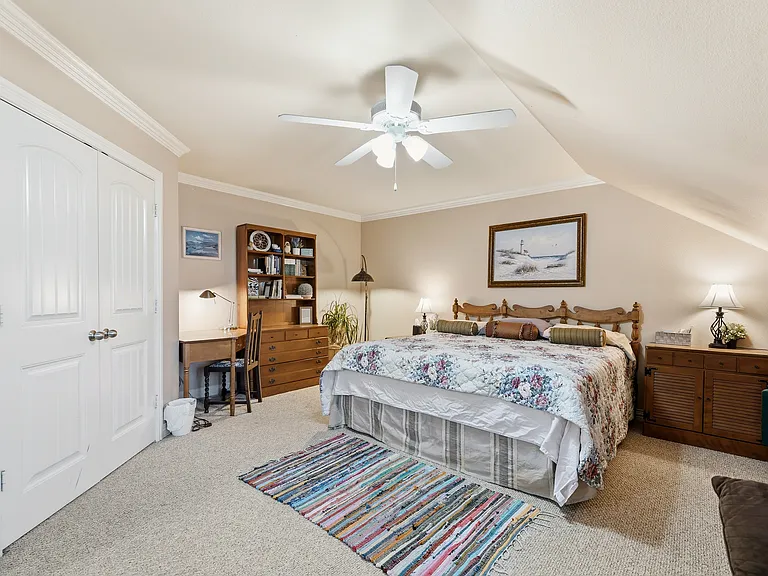 2720 Oates Dr — Photo 73