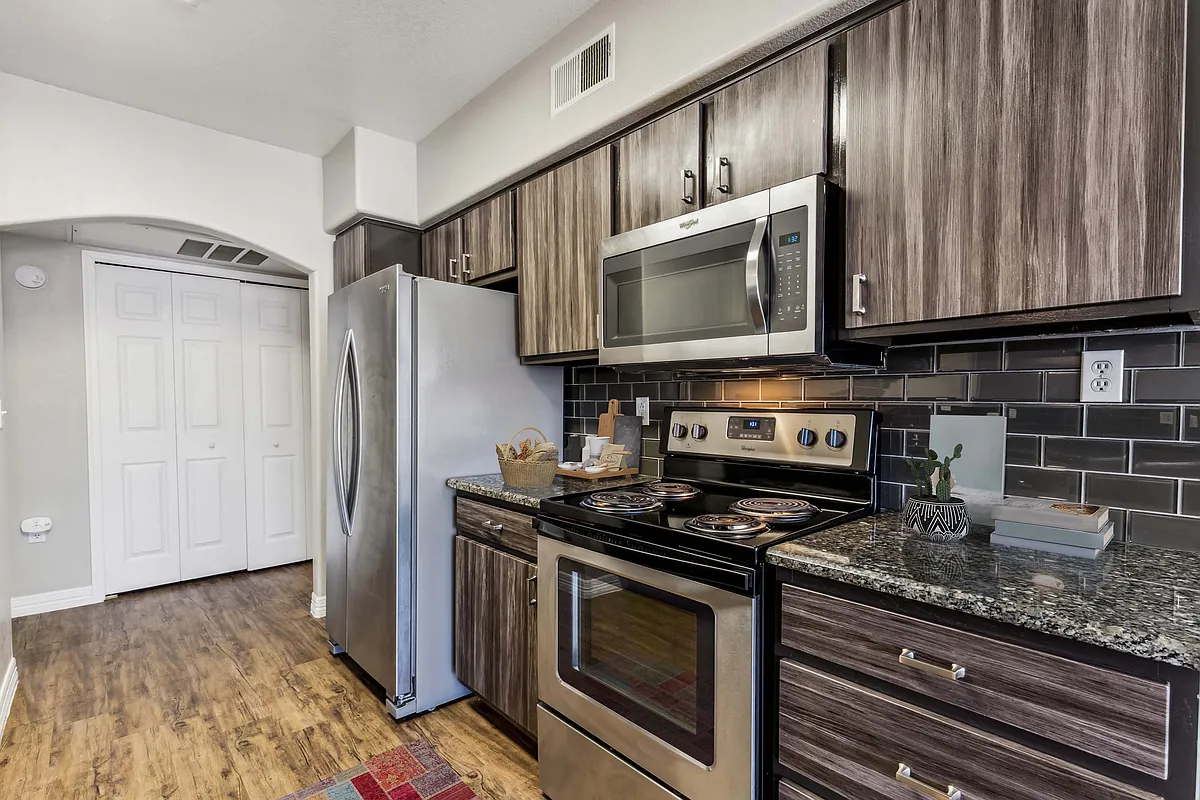 Kitchen with stainless steel appliances - Altezza High Desert