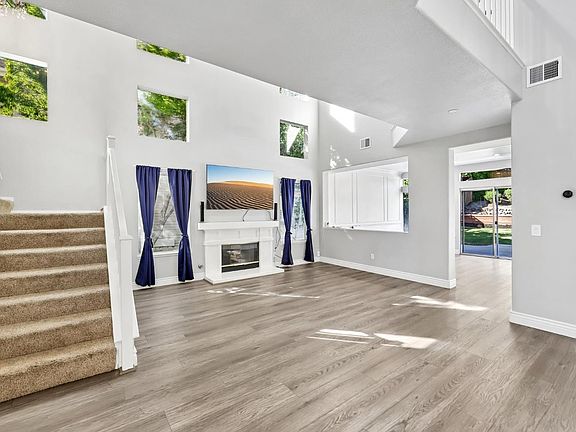 5th image of 402 Orchard View Avenue