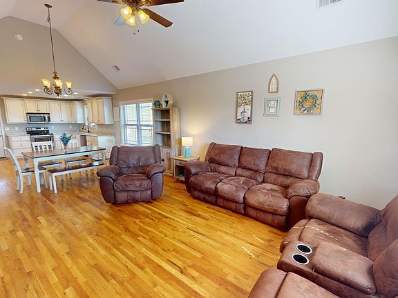 5th image of 112 Briar Meadow Trl SE