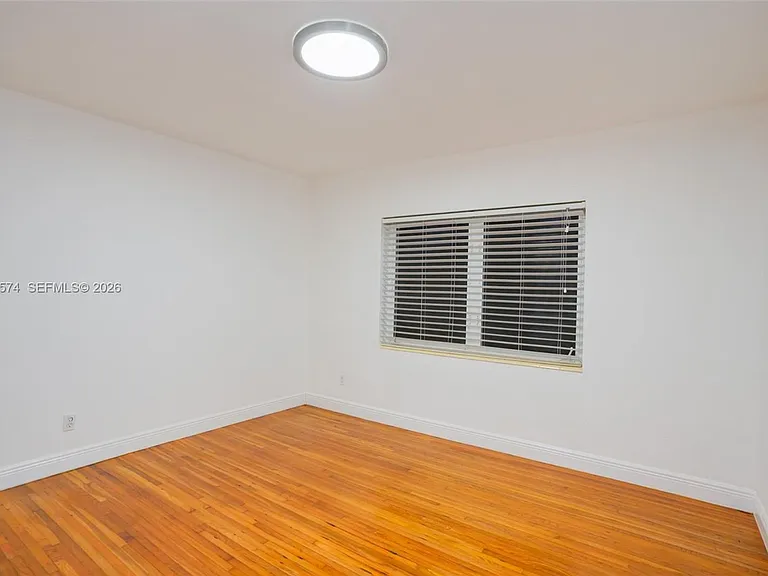 355 Redwood Ln — Photo 16