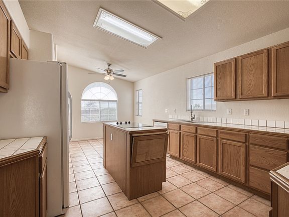 4th image of 2215 Bonanza Court