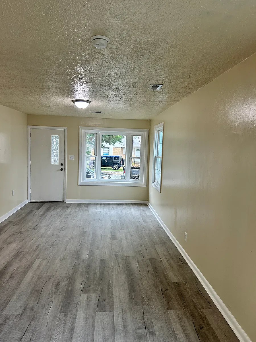 Building Photo - 206 Mayfield Ave