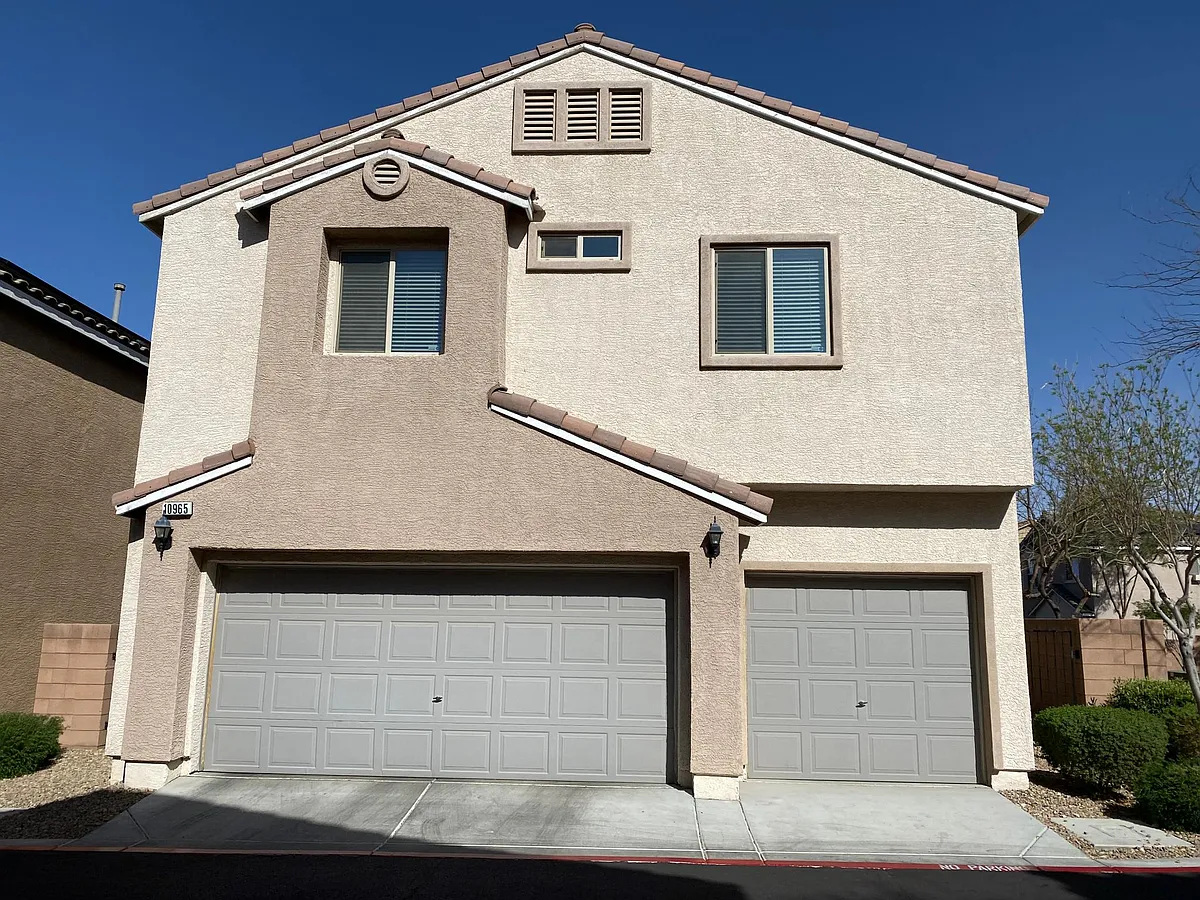 Building Photo - 10965 Mount Pendleton St