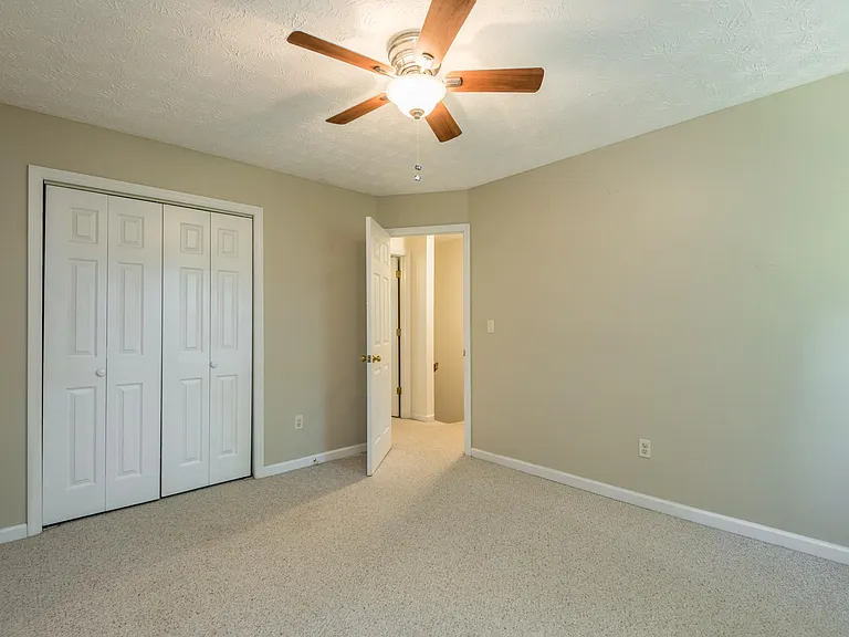1560 Pheasants Glen Dr — Photo 65