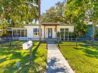306 S Pine St, New Smyrna Beach, FL 32169