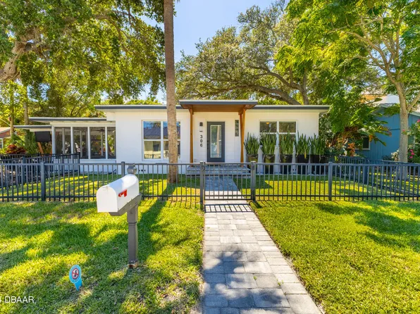 306 S Pine St, New Smyrna Beach, FL 32169