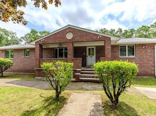 10 Lantern Rd, Smithfield, RI 02917