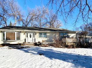 108 2nd St SW, Bowman, ND 58623